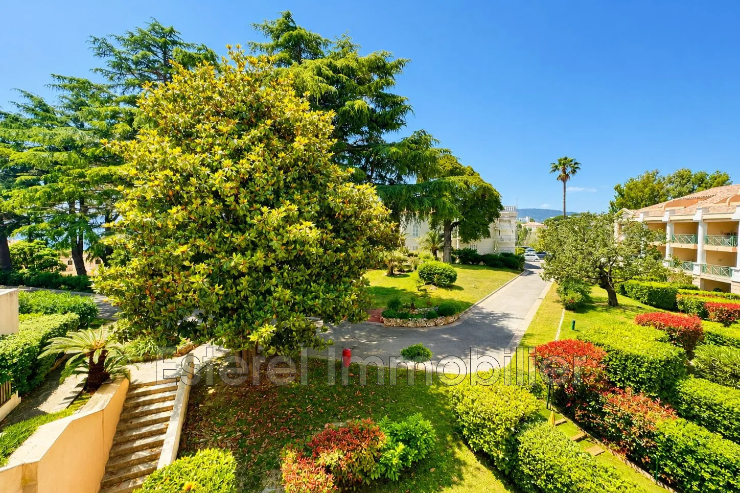 Appartement 2/3 pièces avec terrasse, piscine et vue mer à Cannes