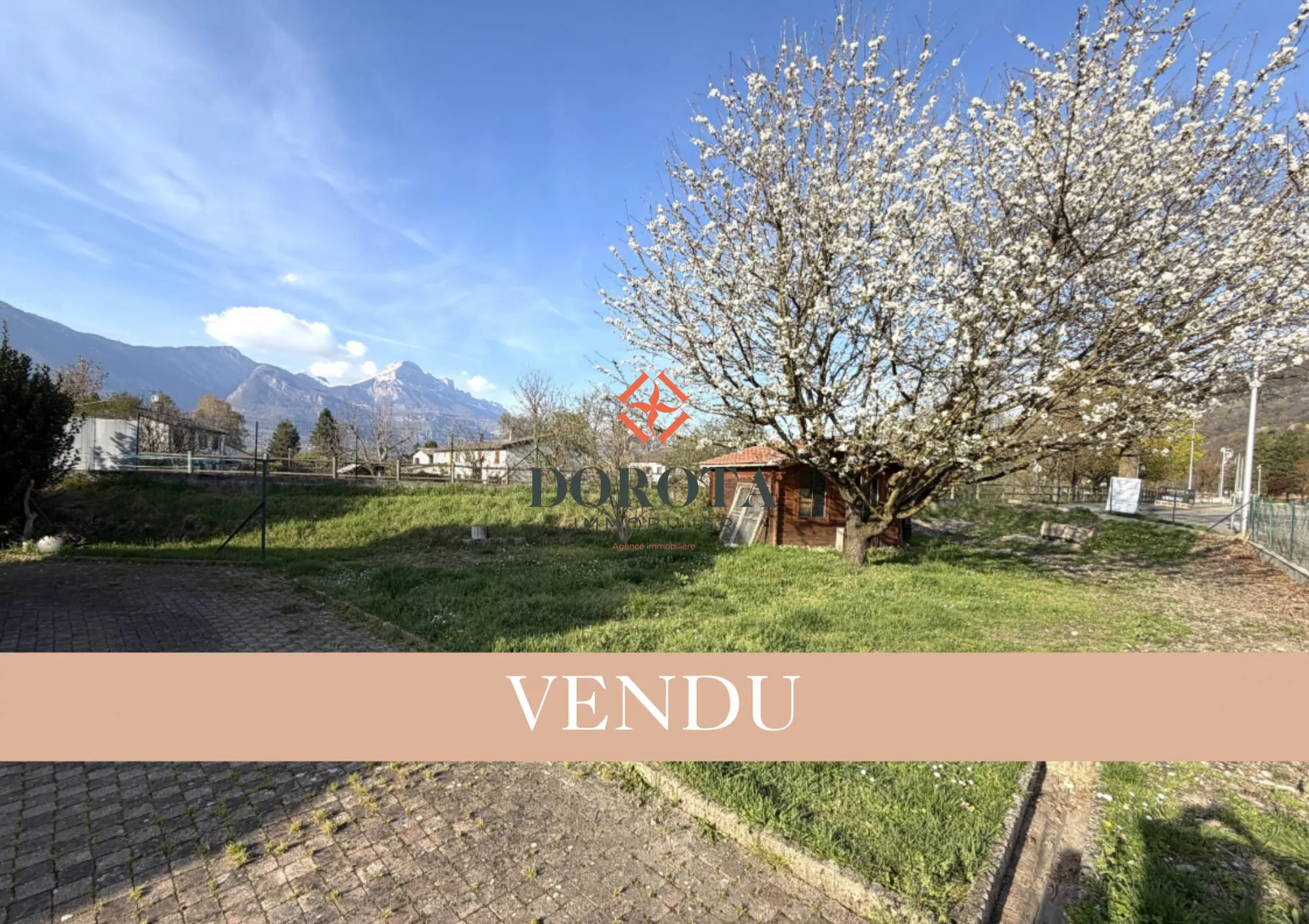 Terrain à bâtir d'environ 315 m² au Versoud avec permis validé