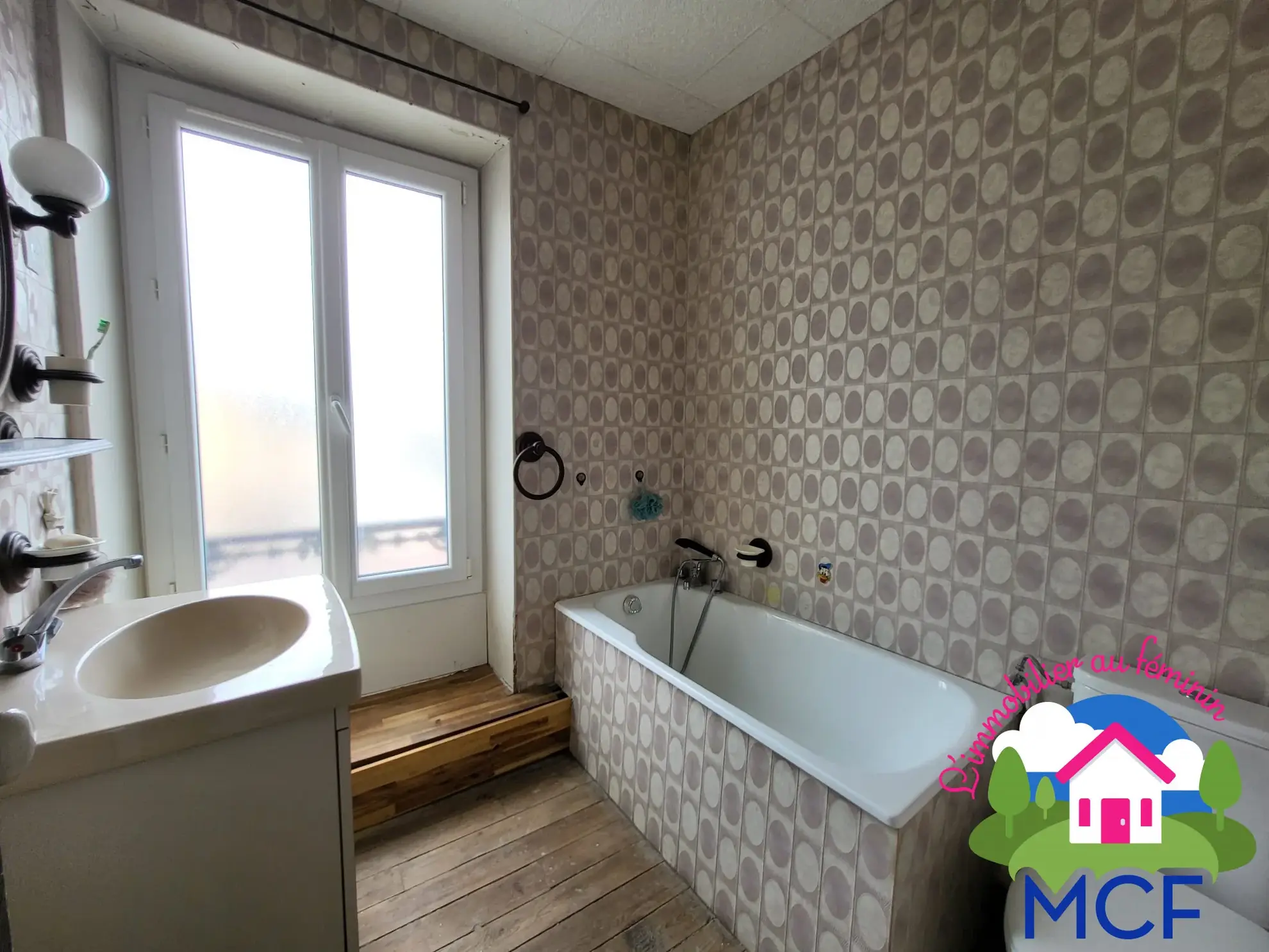 Maison ancienne à vendre à Bueil - 60 m² avec jardin et dépendances 