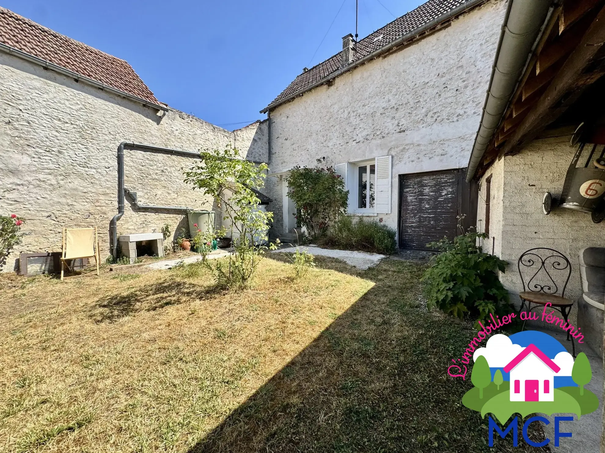 Maison ancienne à vendre à Bueil - 60 m² avec jardin et dépendances 