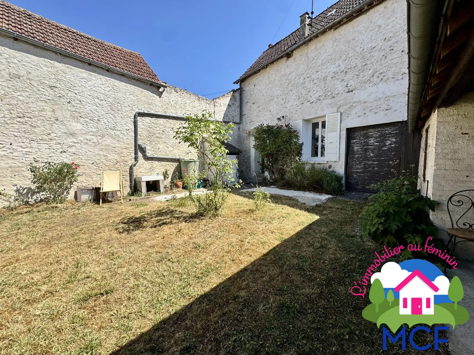 Maison ancienne à vendre à Bueil - 60 m² avec jardin et dépendances 