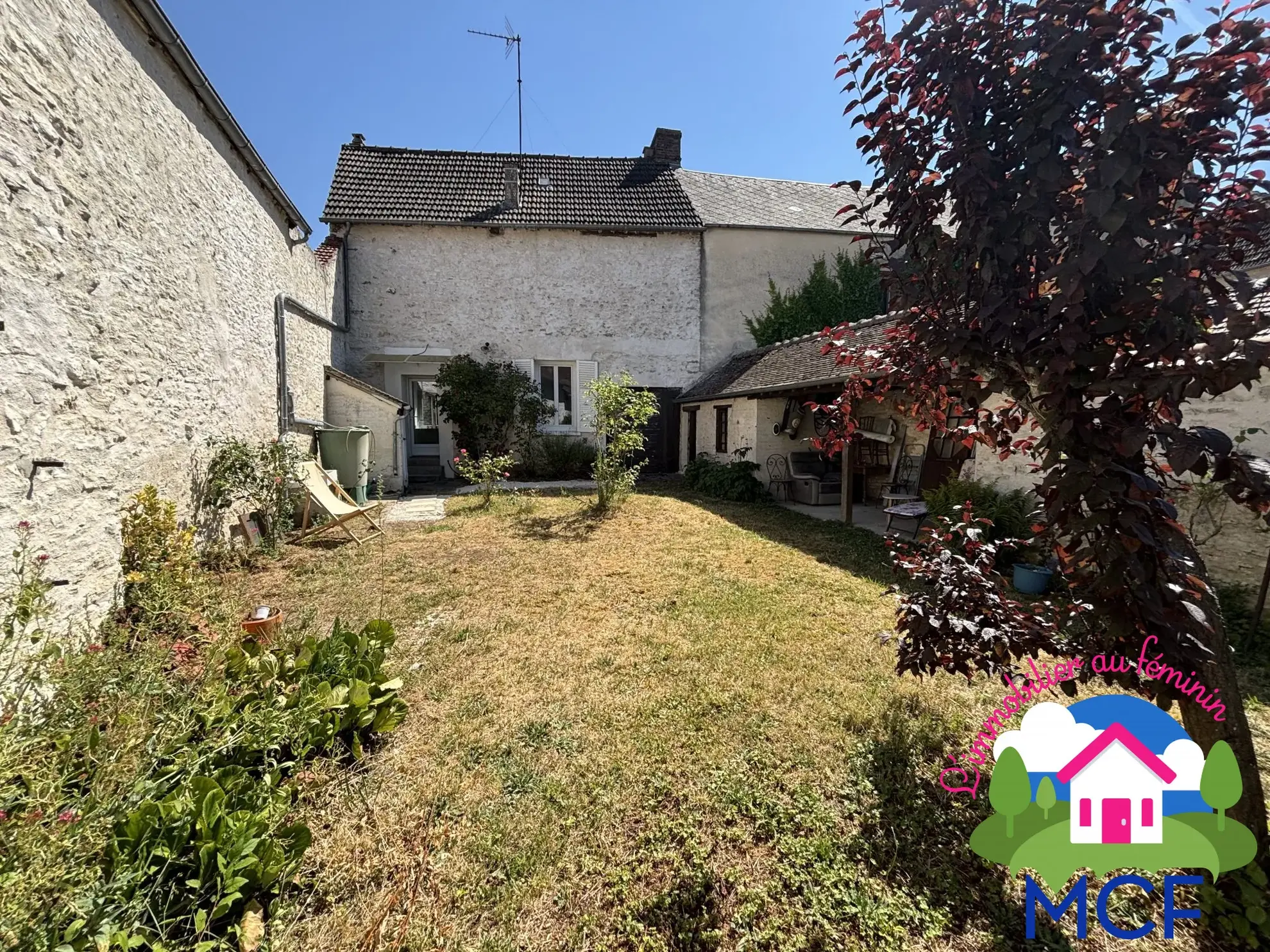 Maison ancienne à vendre à Bueil - 60 m² avec jardin et dépendances 