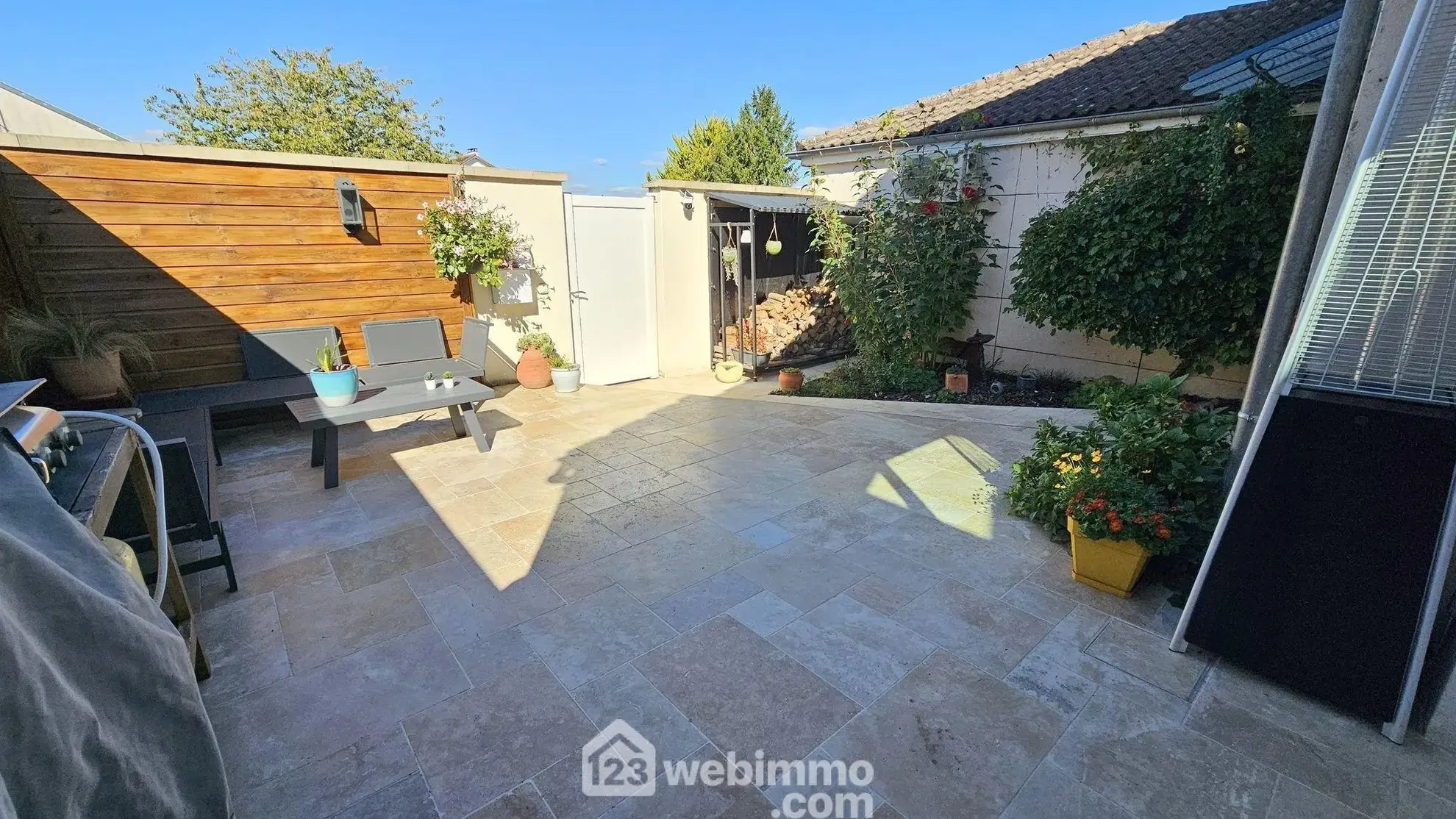Belle maison rénovée de 116 m² à Milly-la-Forêt avec garage et terrasse 