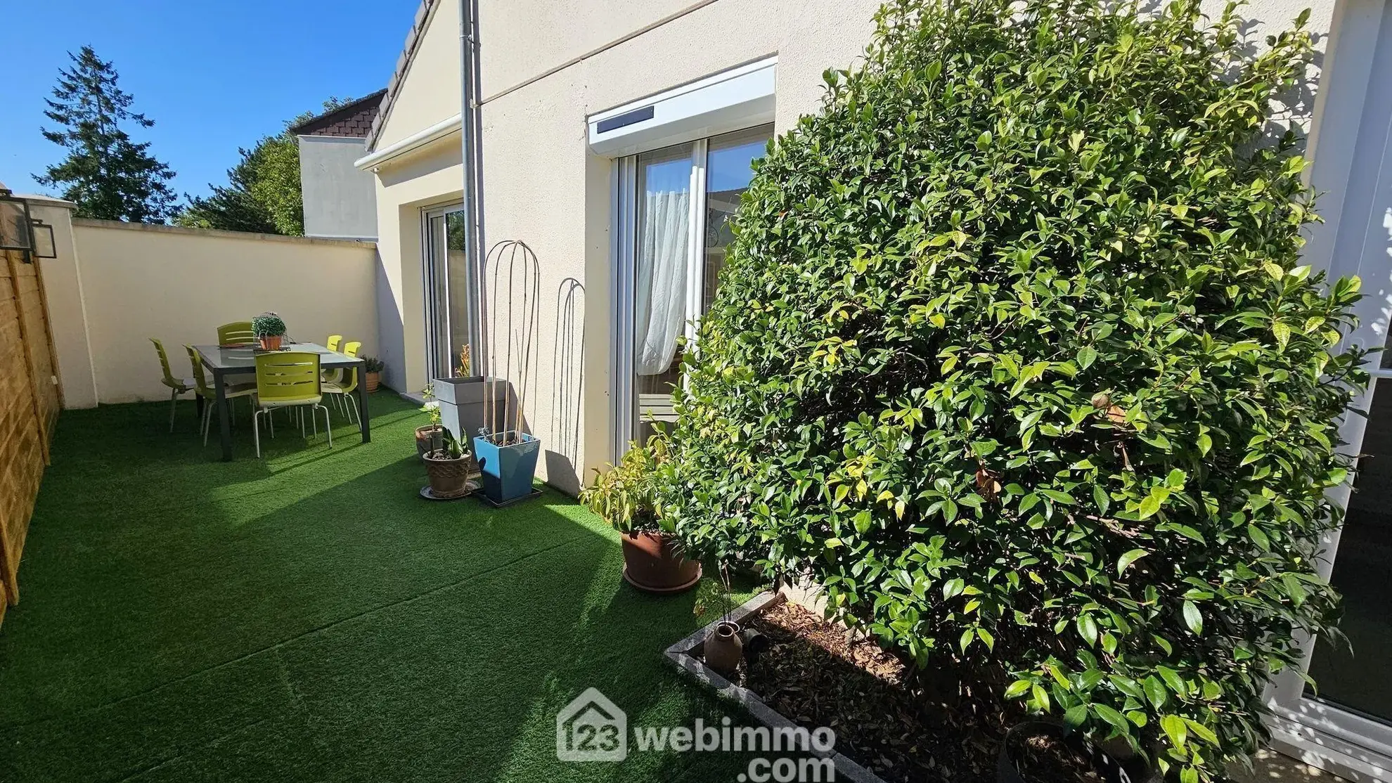 Belle maison rénovée de 116 m² à Milly-la-Forêt avec garage et terrasse 