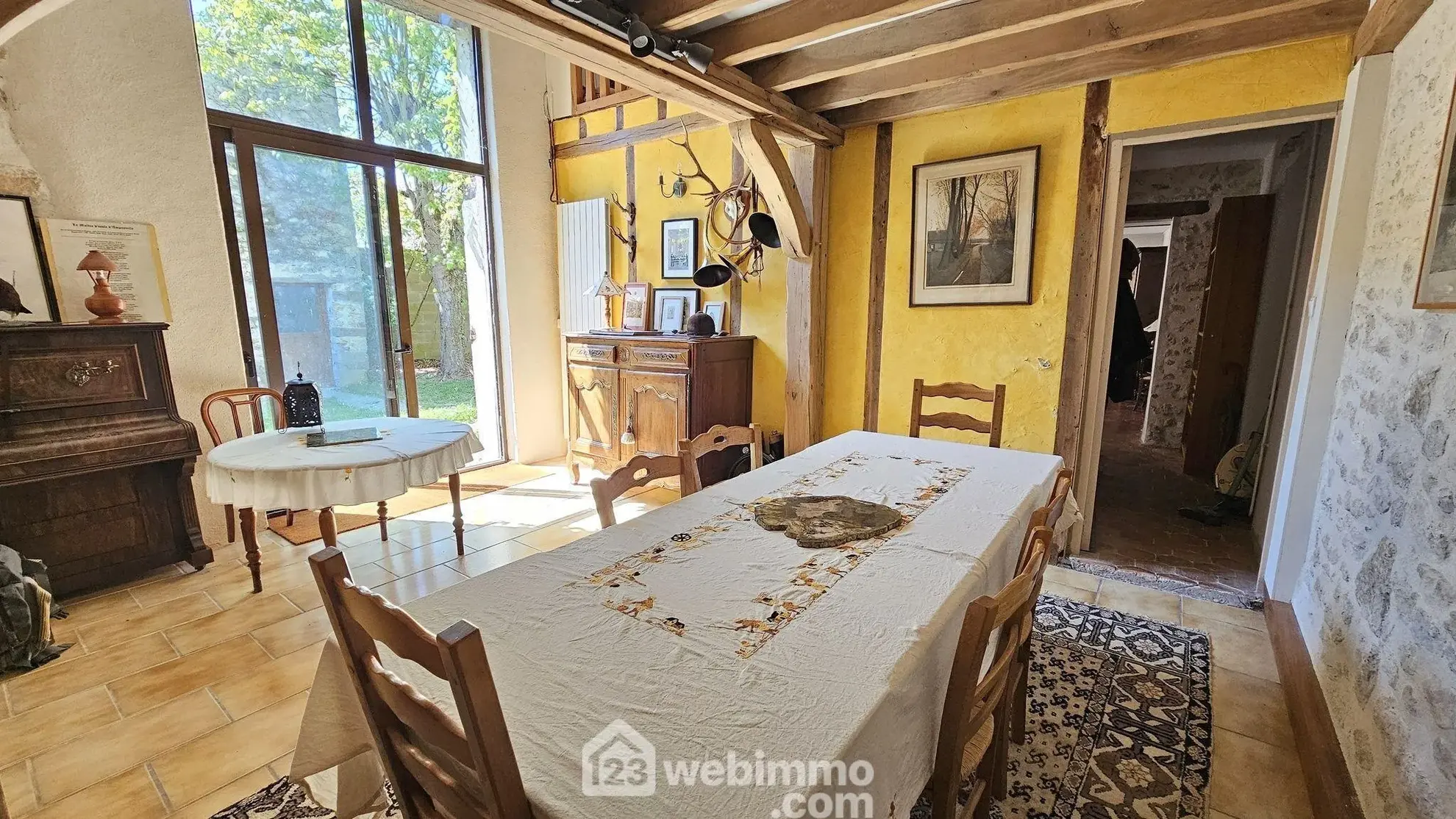 Maison en pierre de 120 m² avec jardin intime à Larchant 