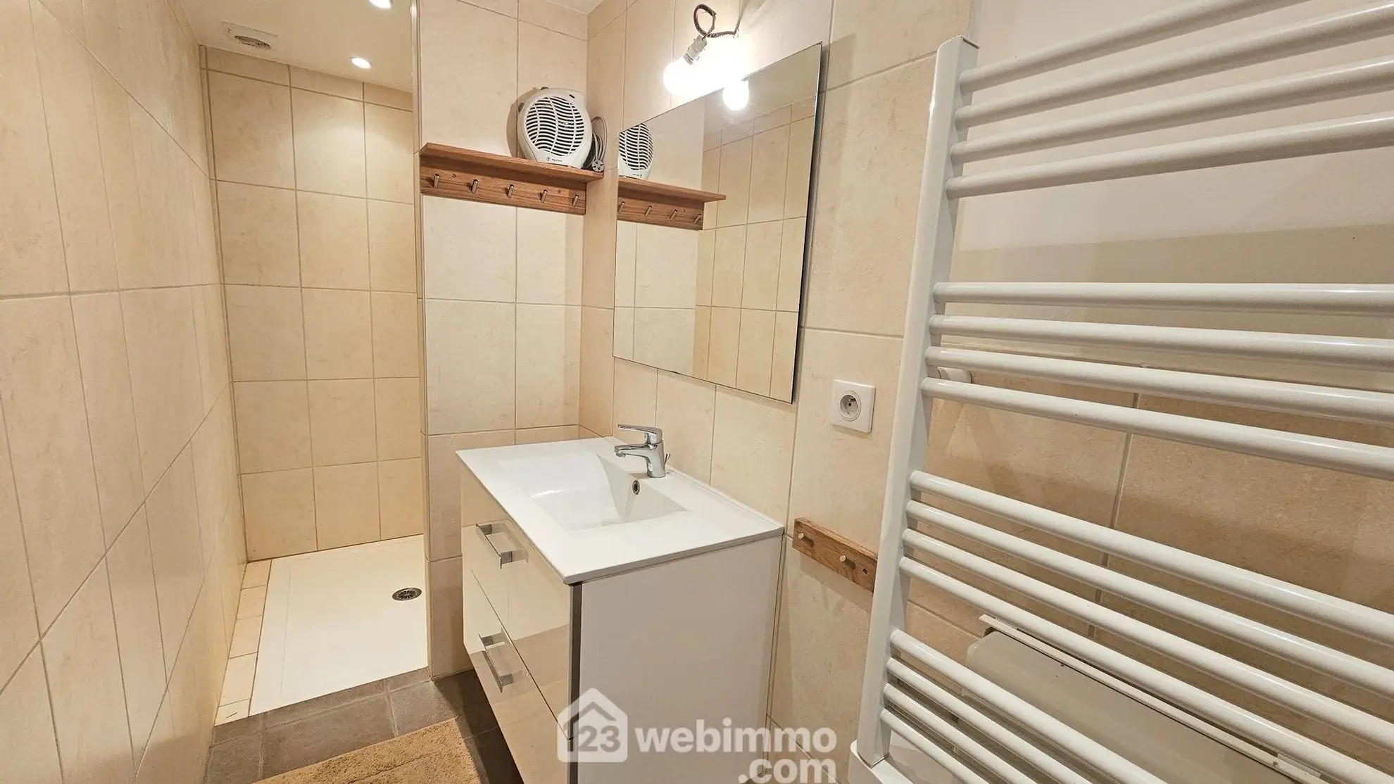 Maison en pierre de 120 m² avec jardin intime à Larchant 