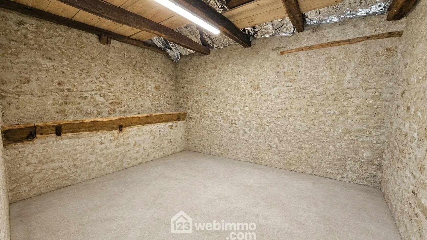 Maison en pierre de 120 m² avec jardin intime à Larchant 