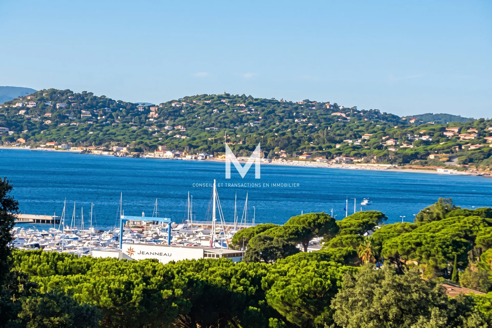 A vendre appartement duplex 39 m² avec terrasse et vue mer à Roquebrune-sur-Argens