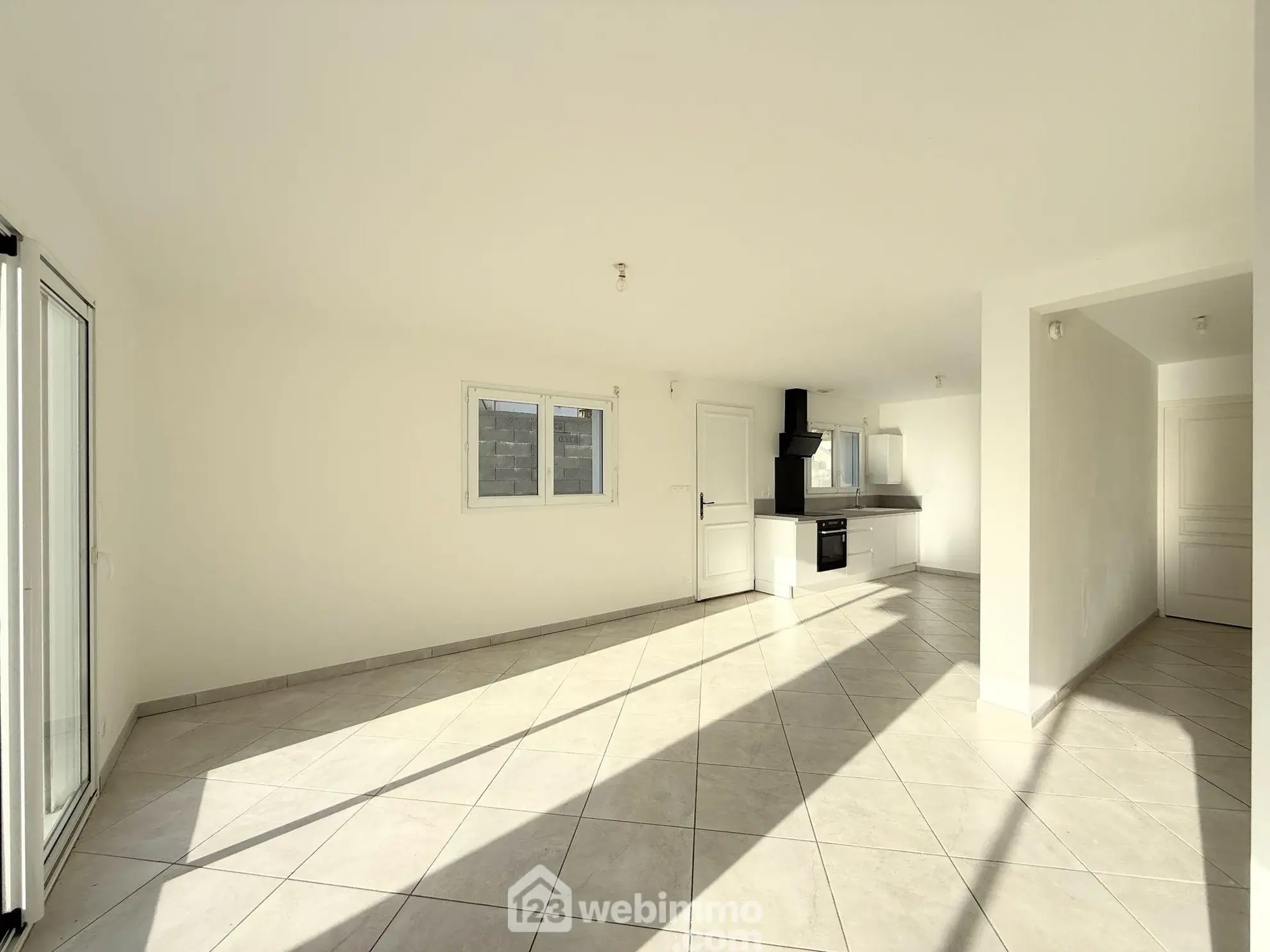Maison de plain-pied 84m2 à Plouaret, quartier résidentiel avec terrain constructible 