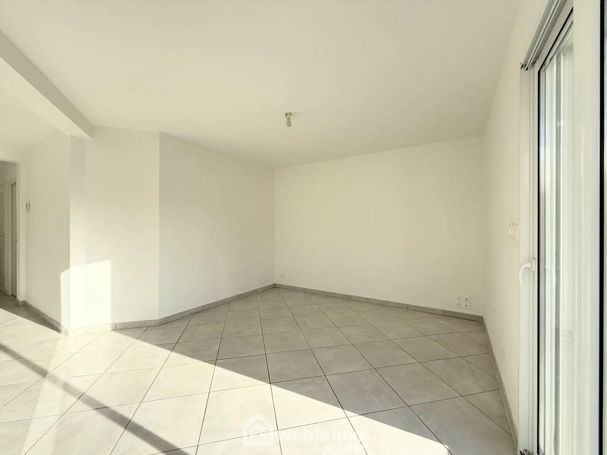 Maison de plain-pied 84m2 à Plouaret, quartier résidentiel avec terrain constructible 