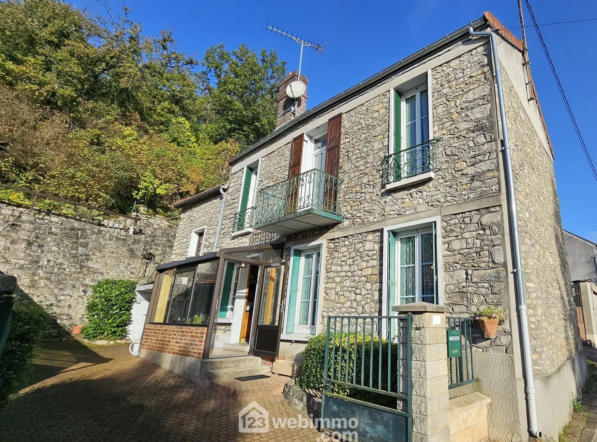 Charmante maison en pierre de 101 m² avec jardin à Milly-la-Forêt