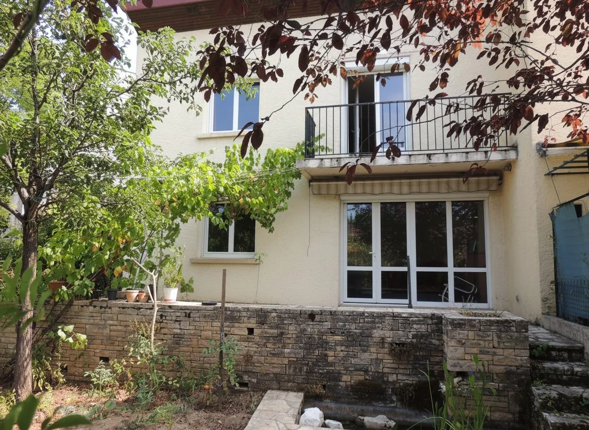 Maison familiale de 102 m² avec jardin à Cahors, proche commodités