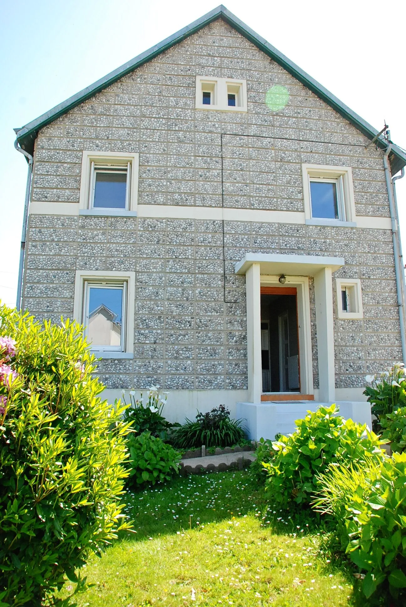 Maison à vendre à Fécamp avec jardin, garage et proche commodités