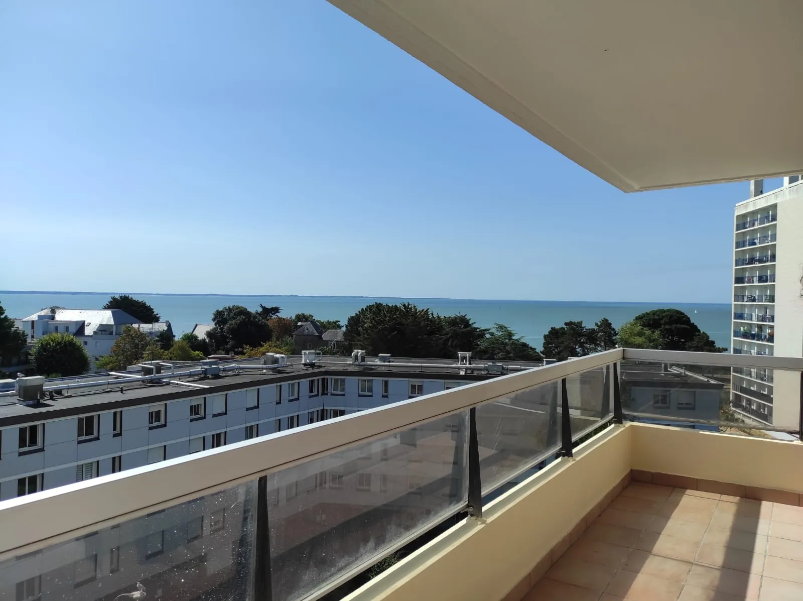 Appartement rénové avec vue panoramique sur la mer à Saint-Nazaire