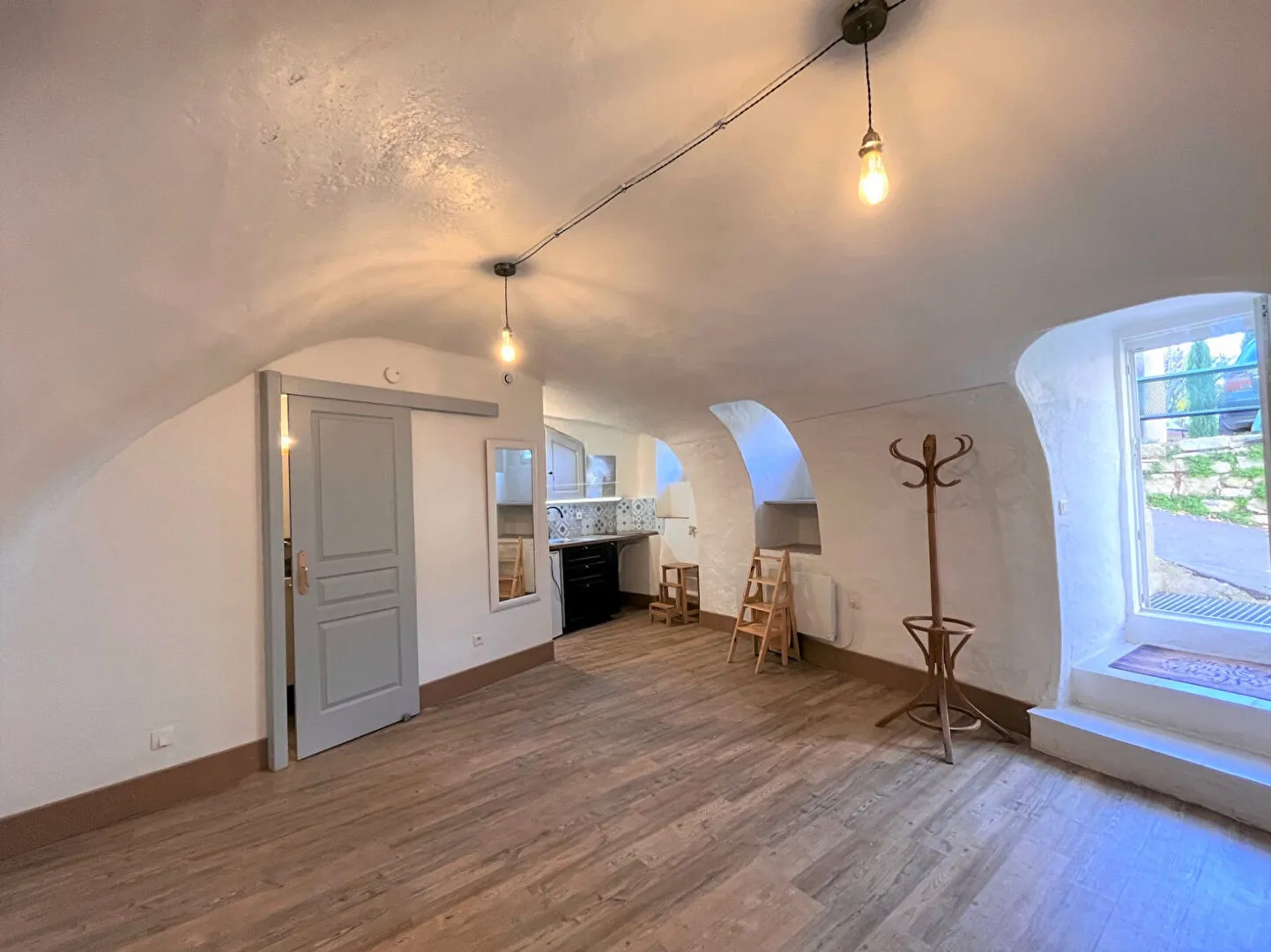 Studio à Vendre à Caseneuve, Charmant Pied-à-terre Provençal