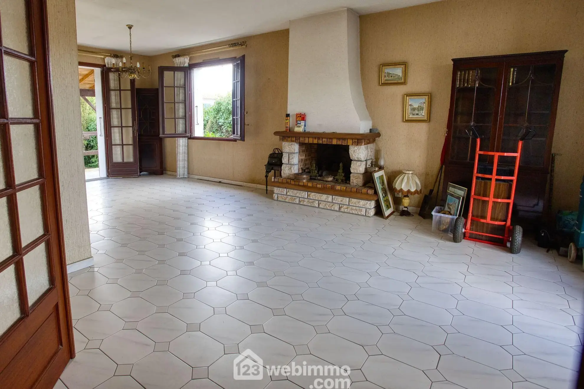 Maison à Lagord de 83 m² avec grand garage à rénover