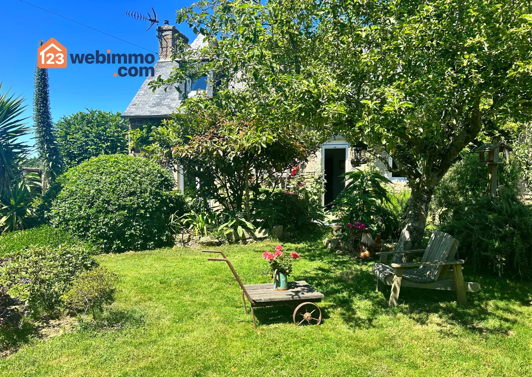 Charmante maison en pierre de 94 m² à Ploumilliau proches des plages