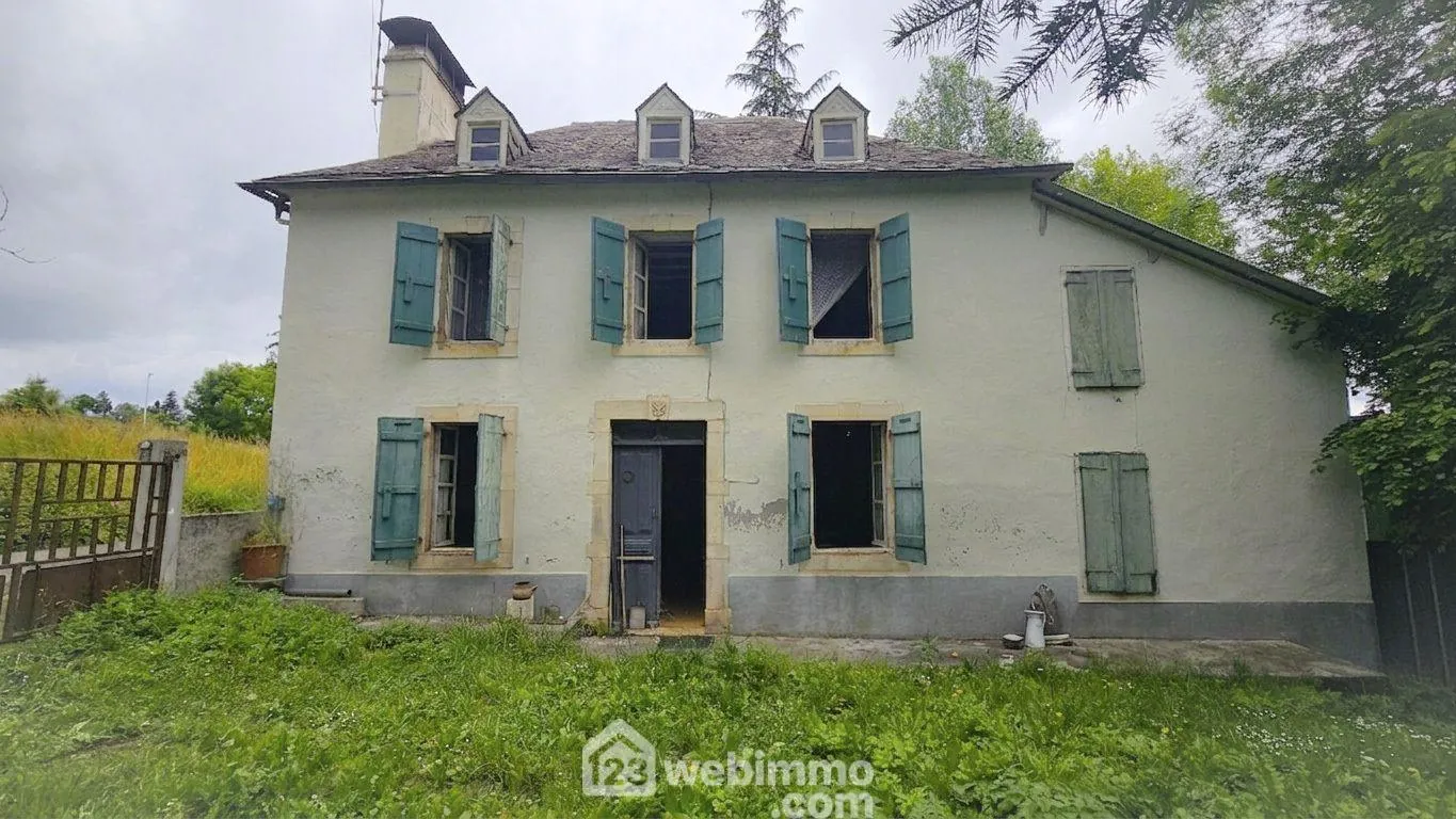 Maison à rénover de 117 m² à Haut de Bosdarros, cadre calme et potentiel élevé
