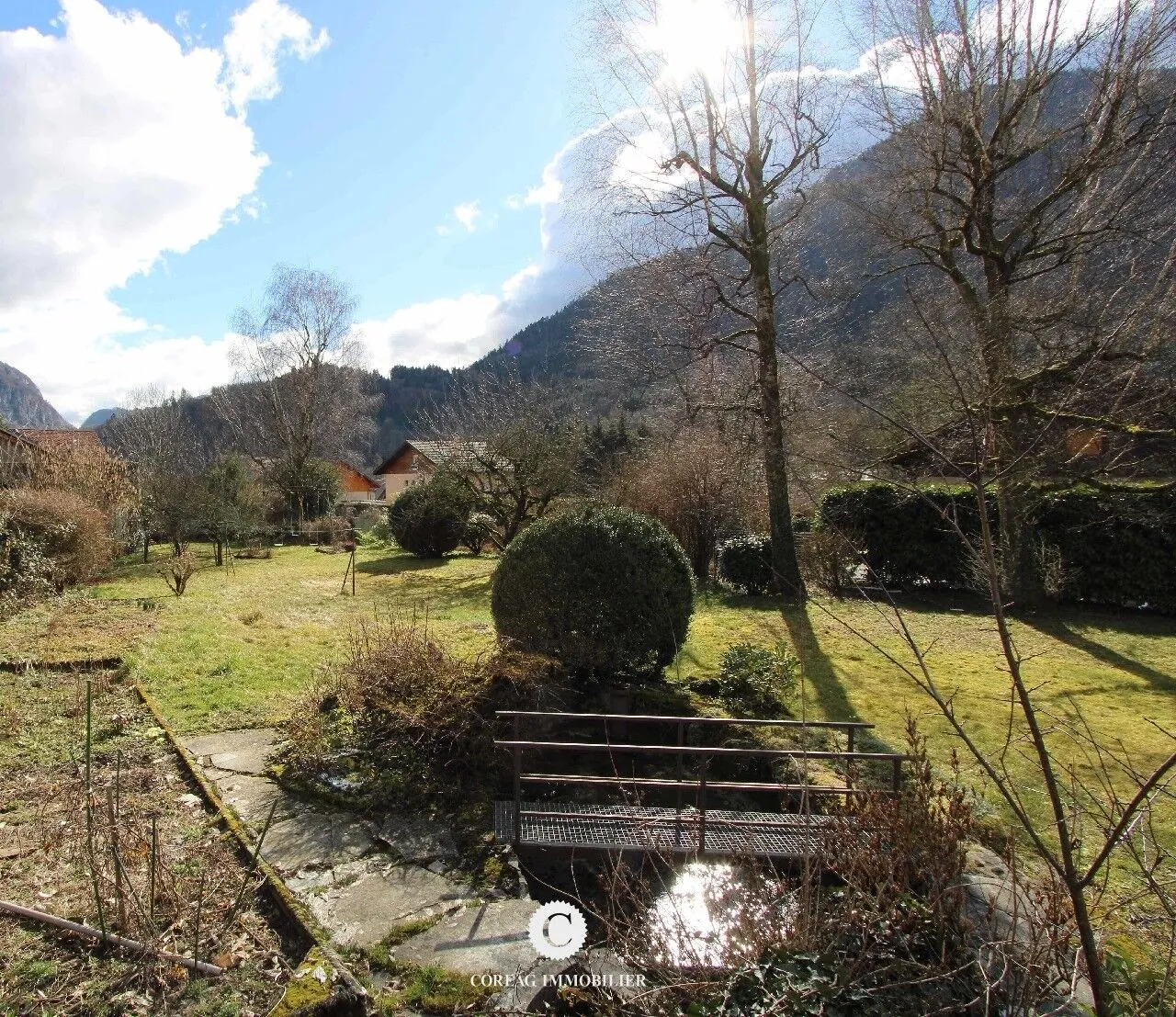 Terrain constructible de 632 m² à Saint-Jeoire en Faucigny avec belle exposition