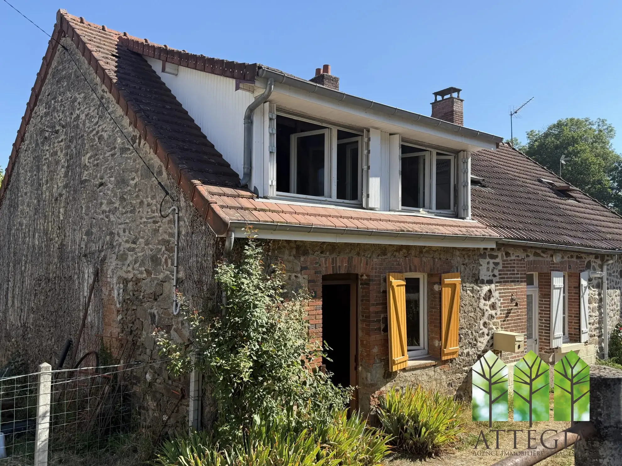 Maison à rénover avec potentiel dans un hameau paisible de La Celle-Dunoise