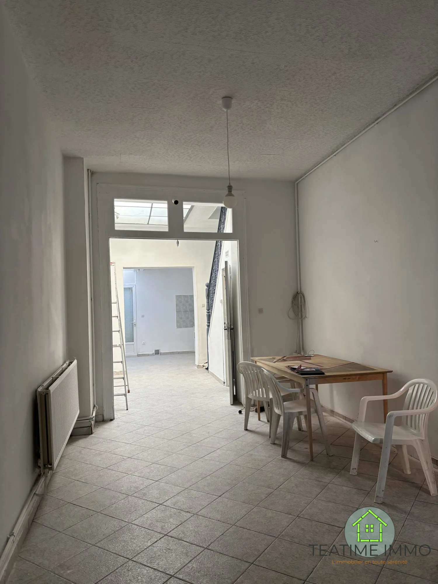 Charmante maison mitoyenne à vendre à Roubaix - 3 chambres, terrasse, proximité commodités