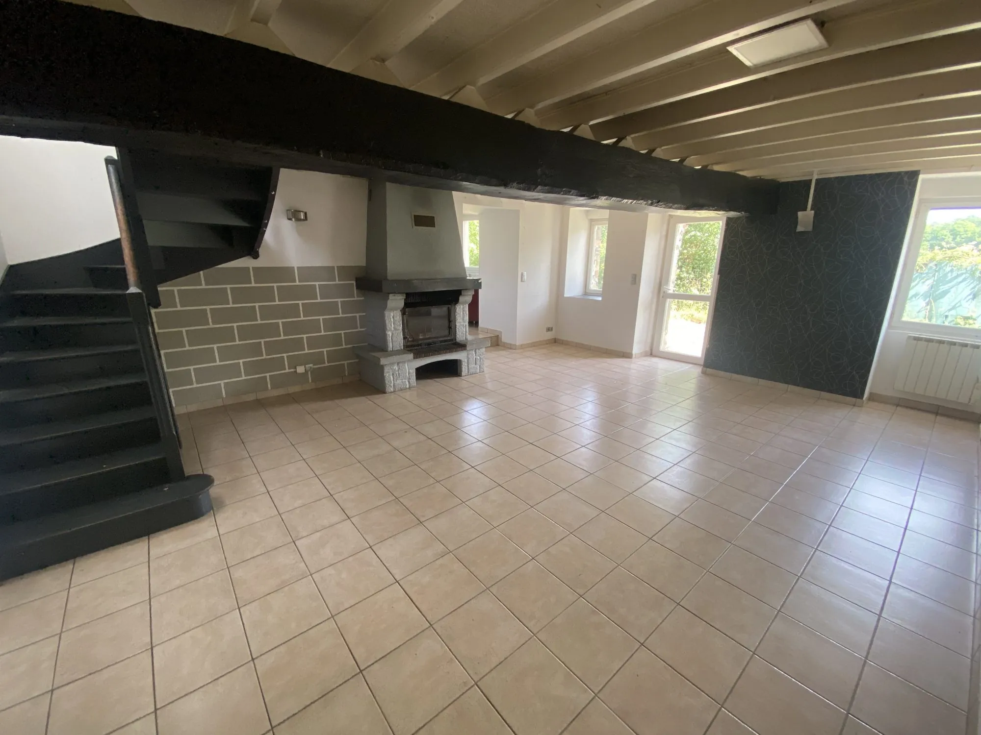 Grande maison en campagne à Messac avec dépendance et terrain