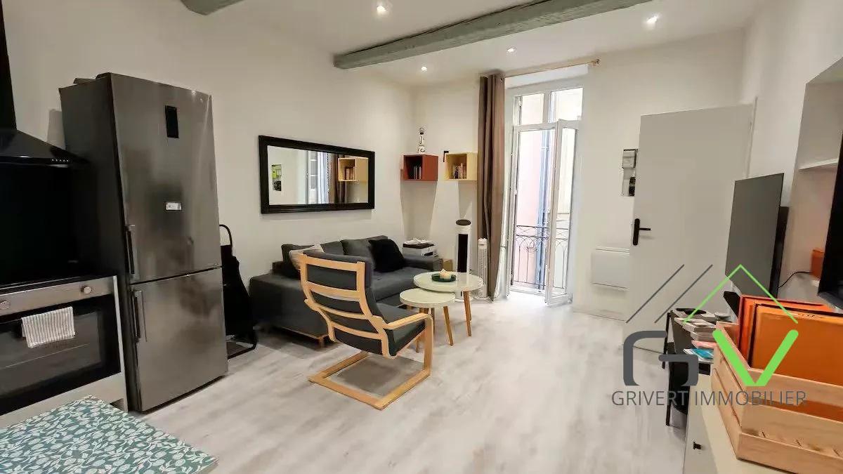 Appartement 2 pièces rénové au cœur de l'Écusson à Nîmes, idéal pour achat ou investissement
