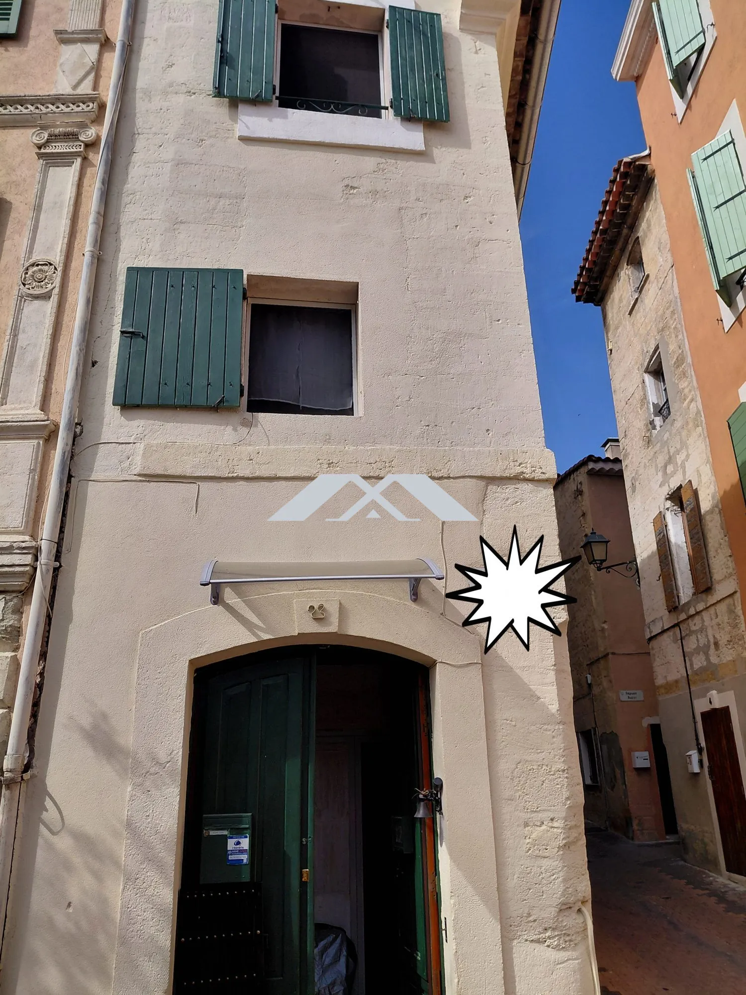 Maison ancienne à rénover de 44 m² à Istres, charme historique et potentiel