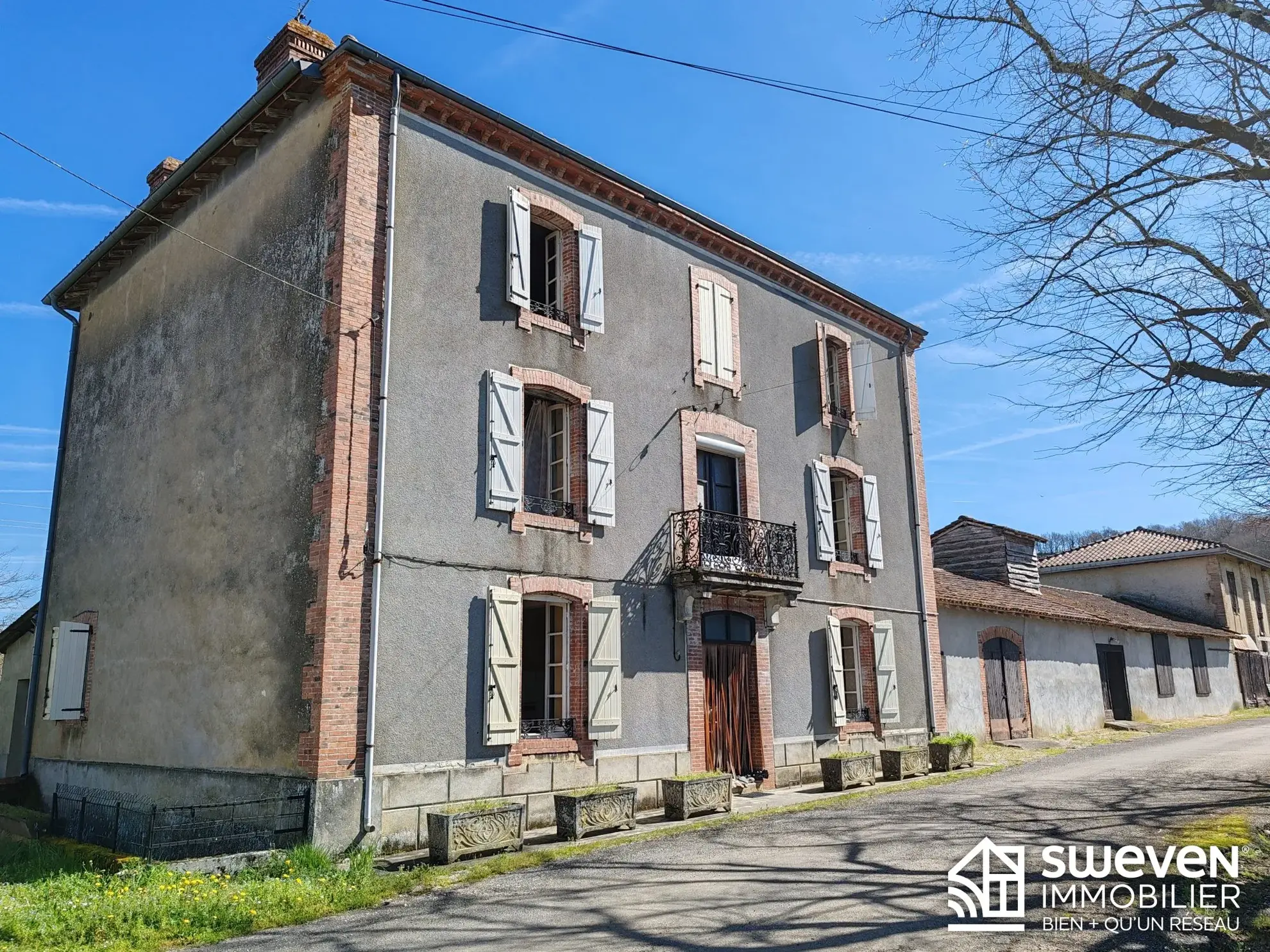 Belle maison ancienne de 1920 avec 370 m² habitable sur grand terrain à Escanecrabe