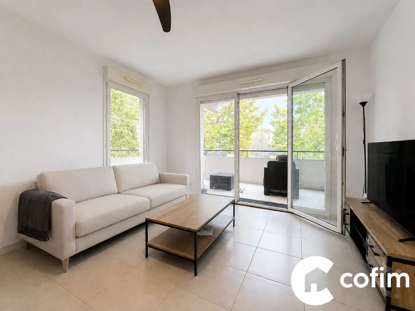 Appartement T3 récent avec terrasse et parking à Idron