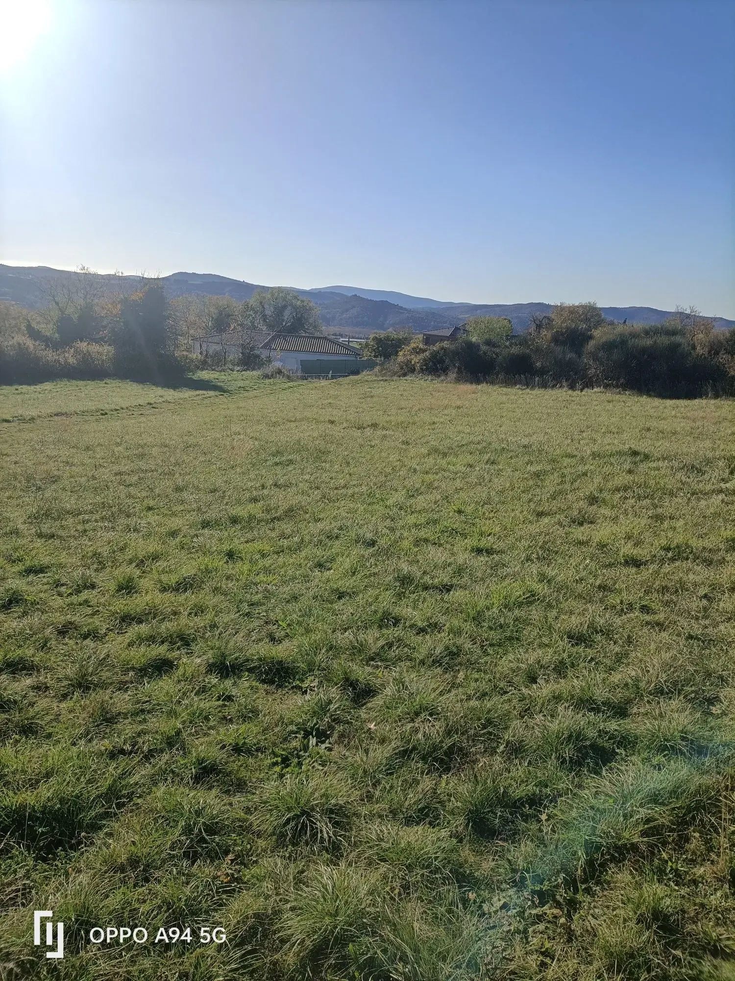 Terrain constructible de 1835m² avec vue panoramique à Mirabel