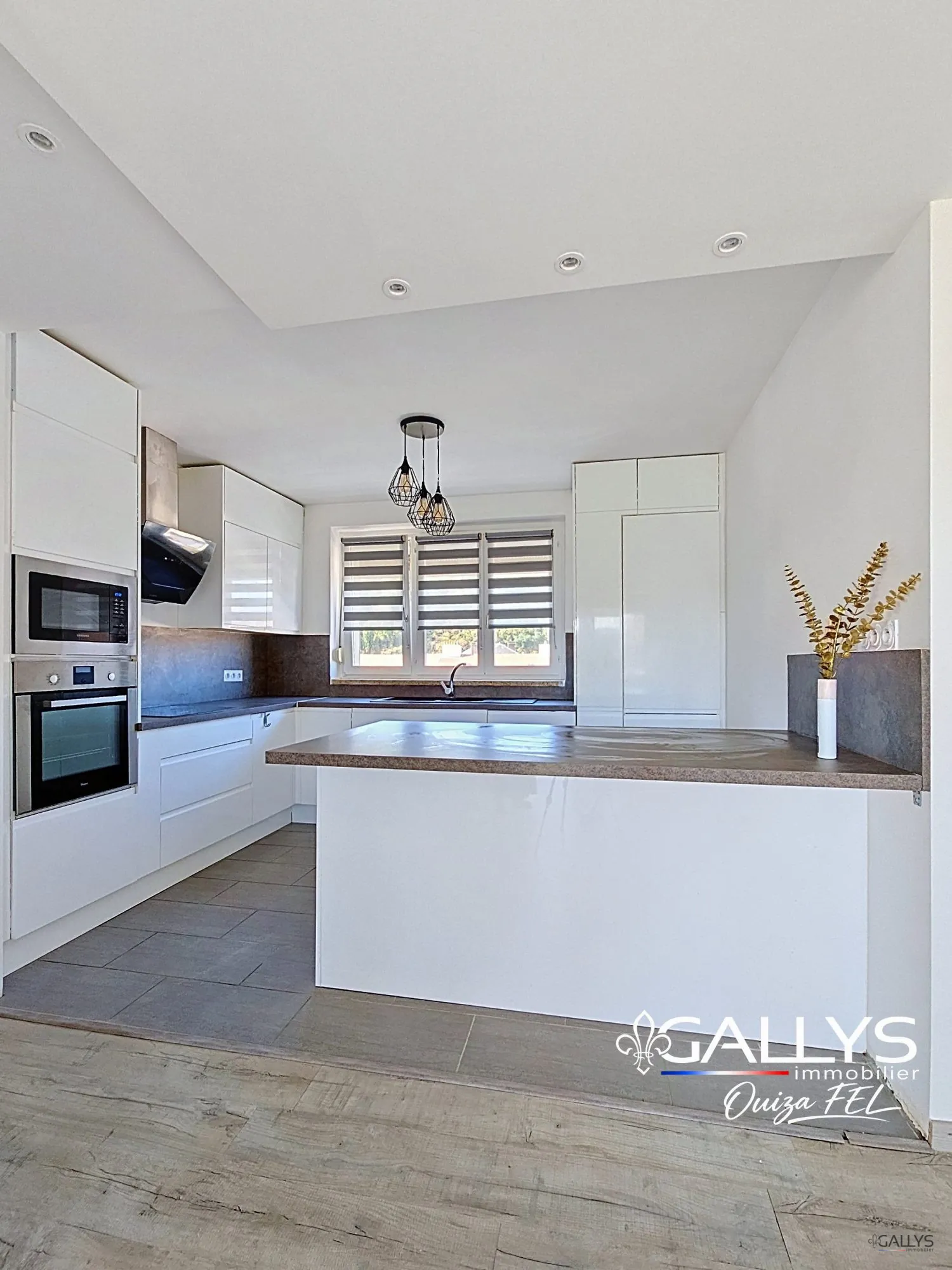 Appartement rénové de 83 m² avec 3 chambres et balcon à Joeuf