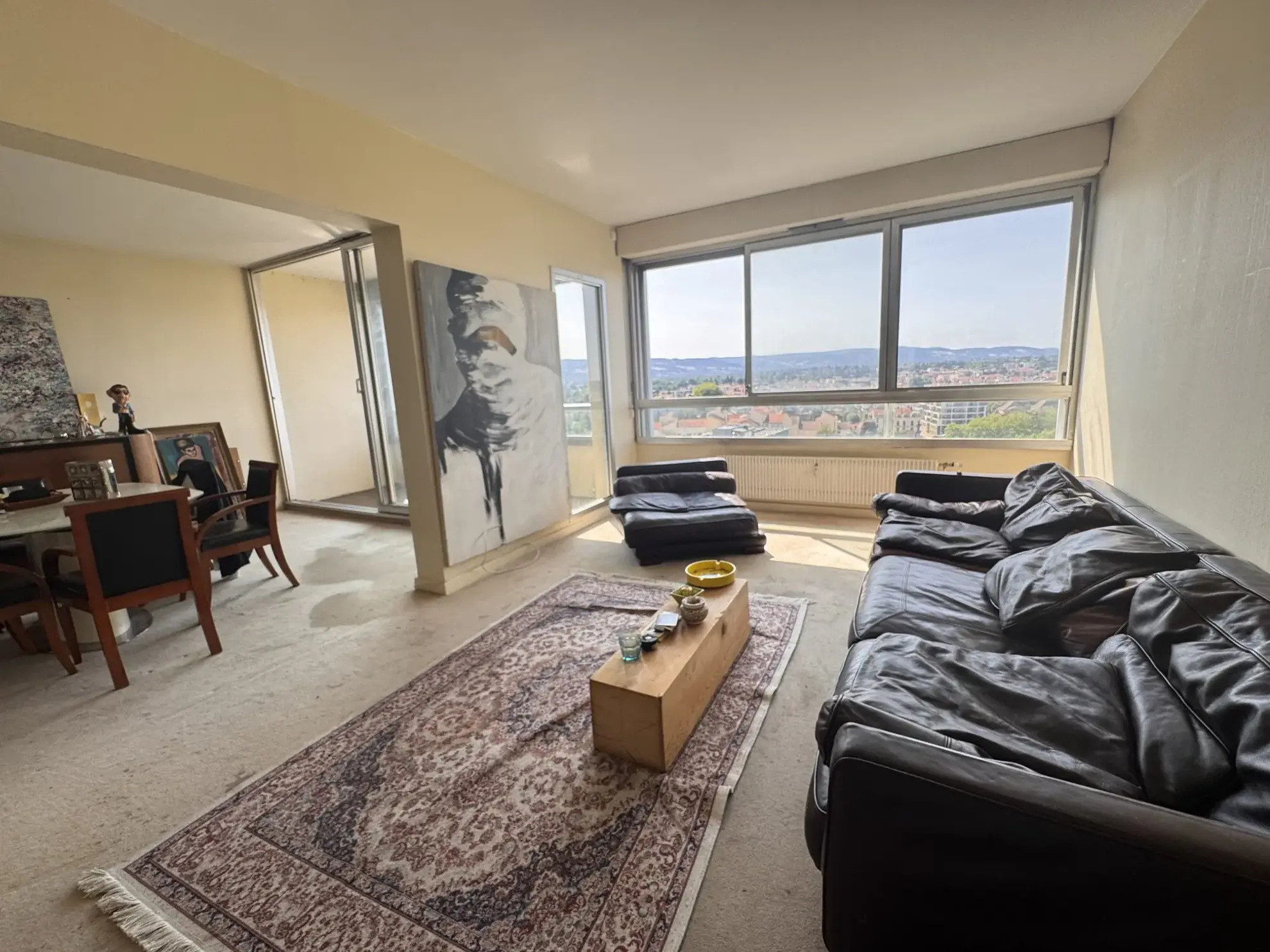 Appartement à vendre à Roanne avec vue panoramique et balcon 