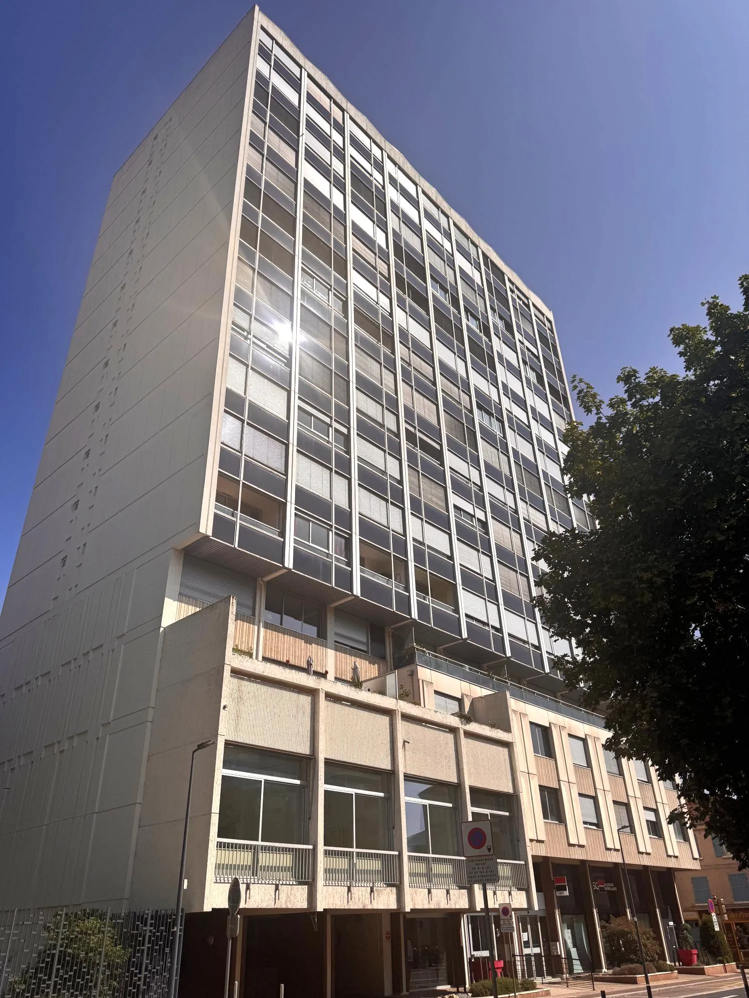 Appartement à vendre à Roanne avec vue panoramique et balcon 