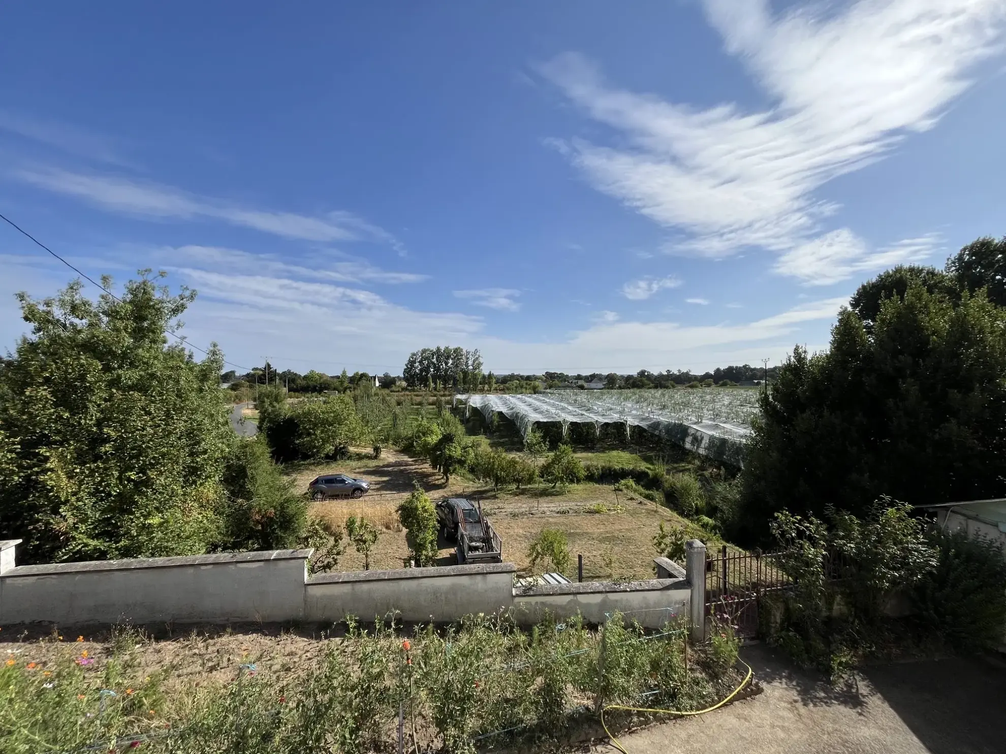 Maison ancienne à vendre à Saumur avec grand terrain et potentiel de rénovation