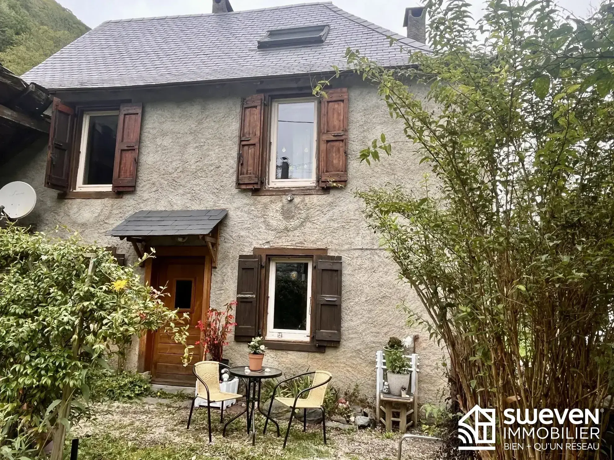 Charmant ensemble de deux maisons dans la vallée du Biros, idéal pour résidence ou projets touristiques 