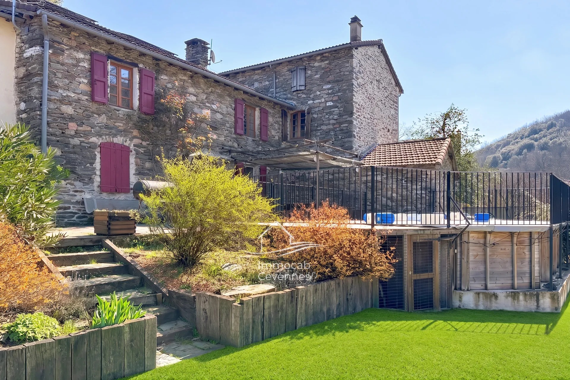 À vendre magnifique mas Cévenol avec piscine et accès rivière à Sainte-Croix de Vallée Française