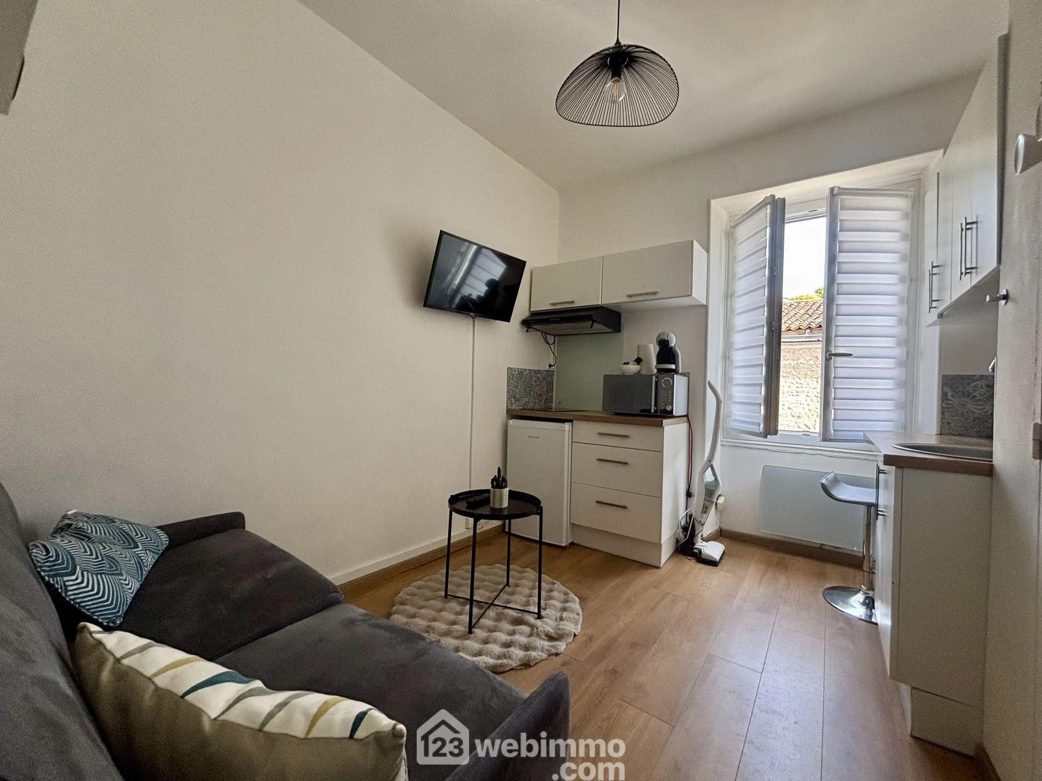Investissement de 3 studios meublés à Poitiers, faibles charges, emplacement idéal