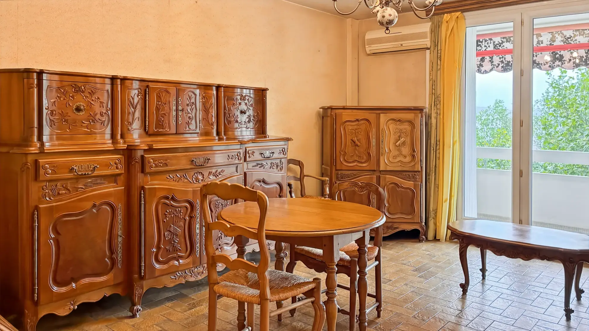 Appartement T4 à Aix-en-Provence avec vue dégagée, terrasse et cave