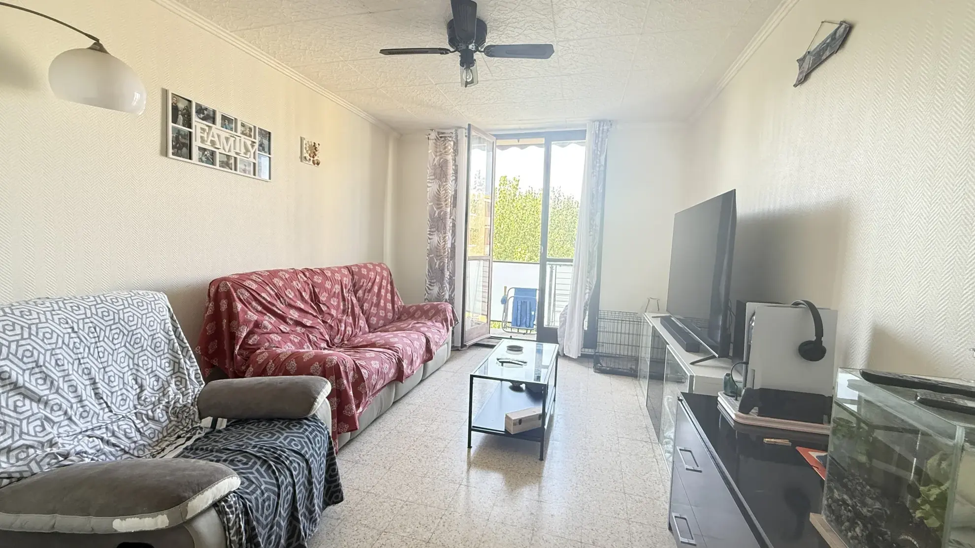 Appartement 3 chambres loué à Frontignan avec cave et parking, rentabilité attractive 