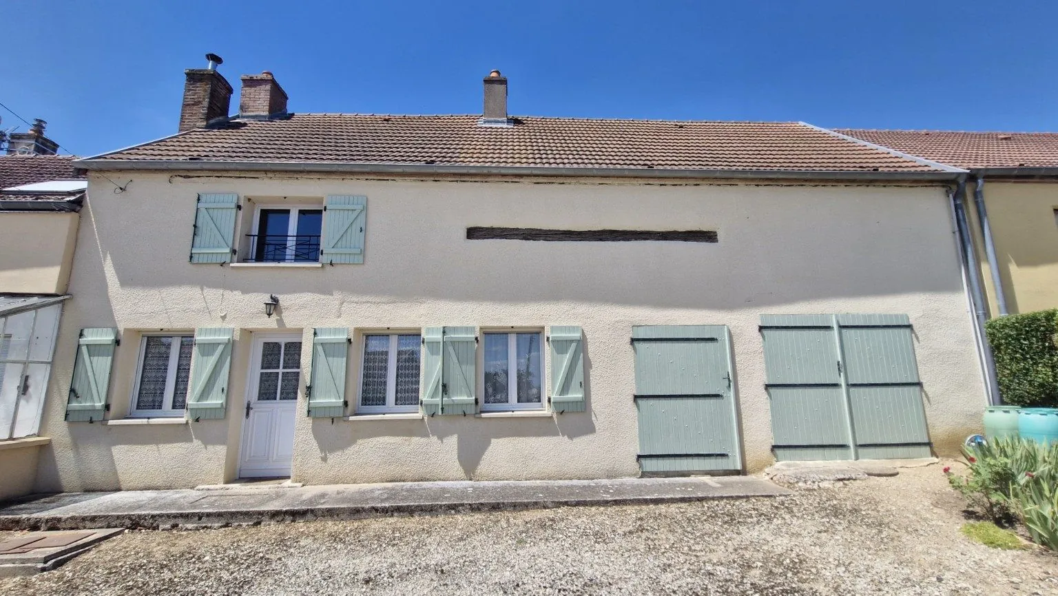 Maison individuelle à Chivres de 54 m² sur grand terrain avec potentiel d’évolution