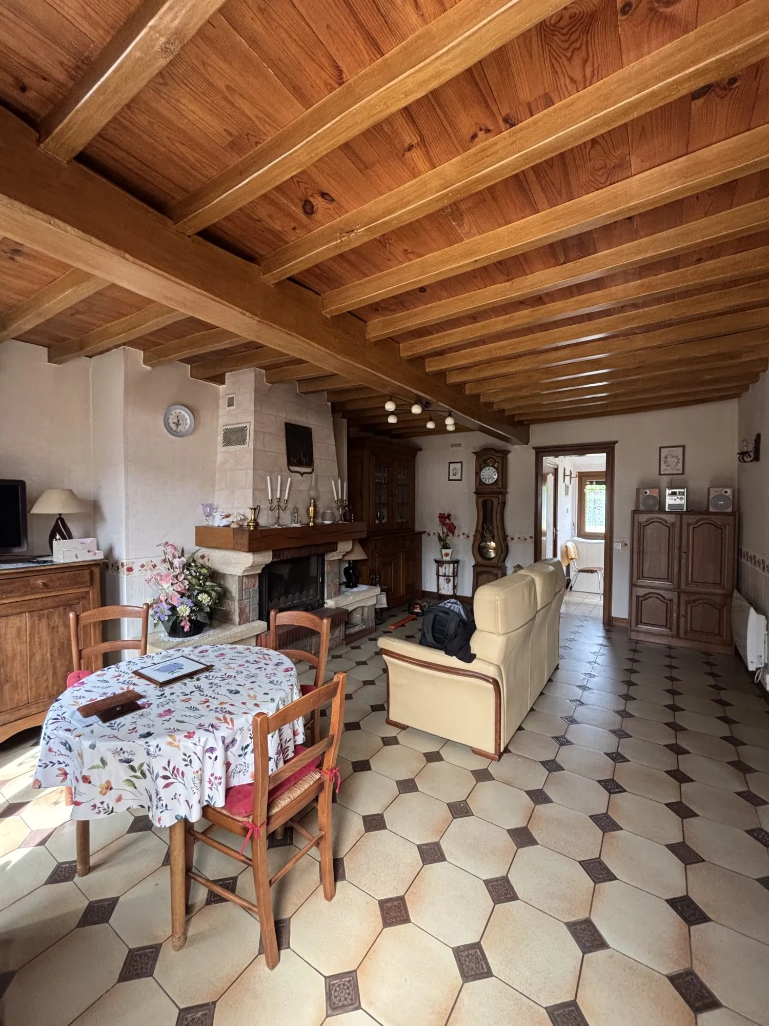 Belle maison de campagne à vendre à Breteuil avec jardin et dépendances 