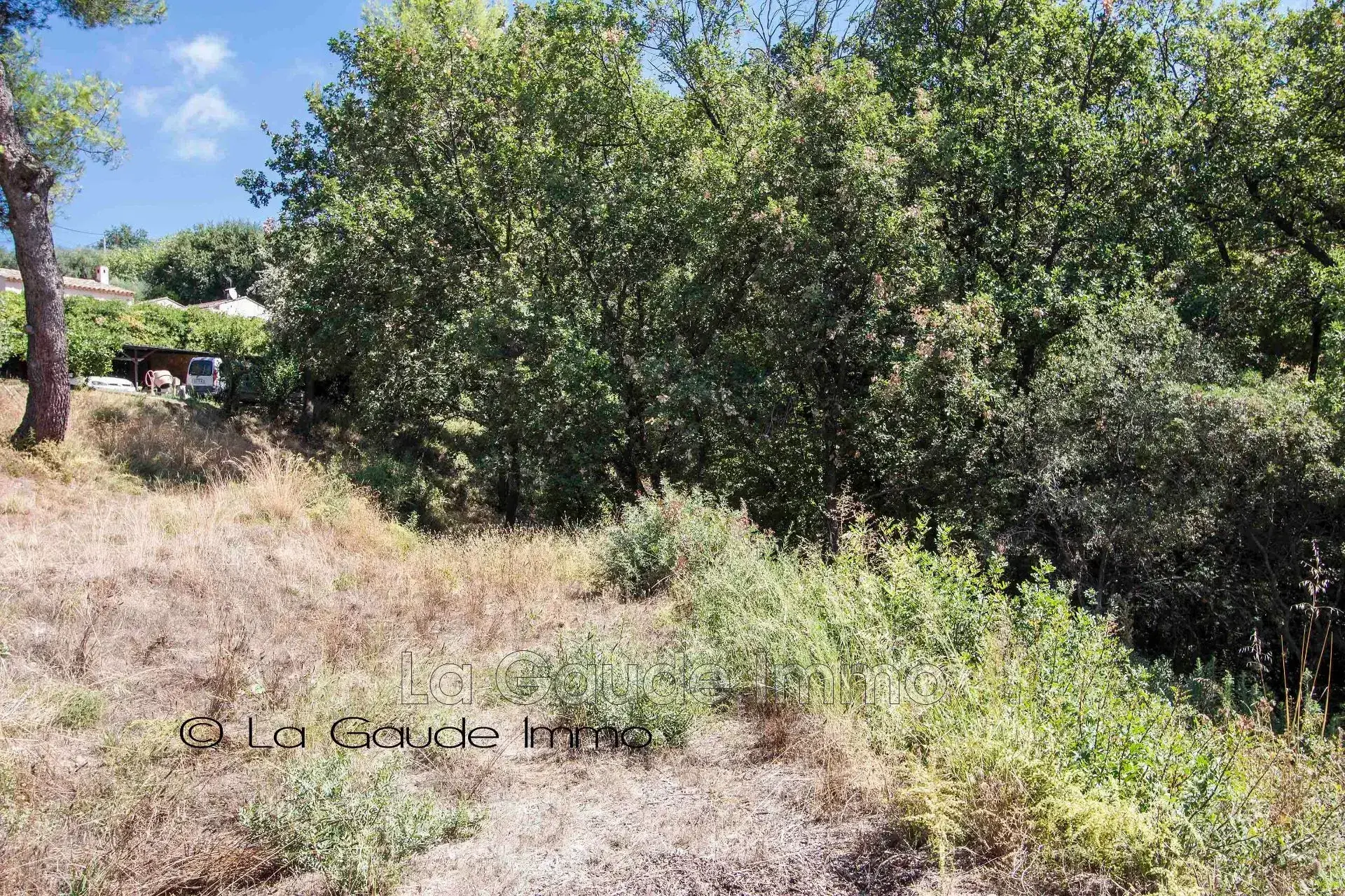 Terrain à vendre à La Gaude avec vue mer et exposition sud, 1370 m² 