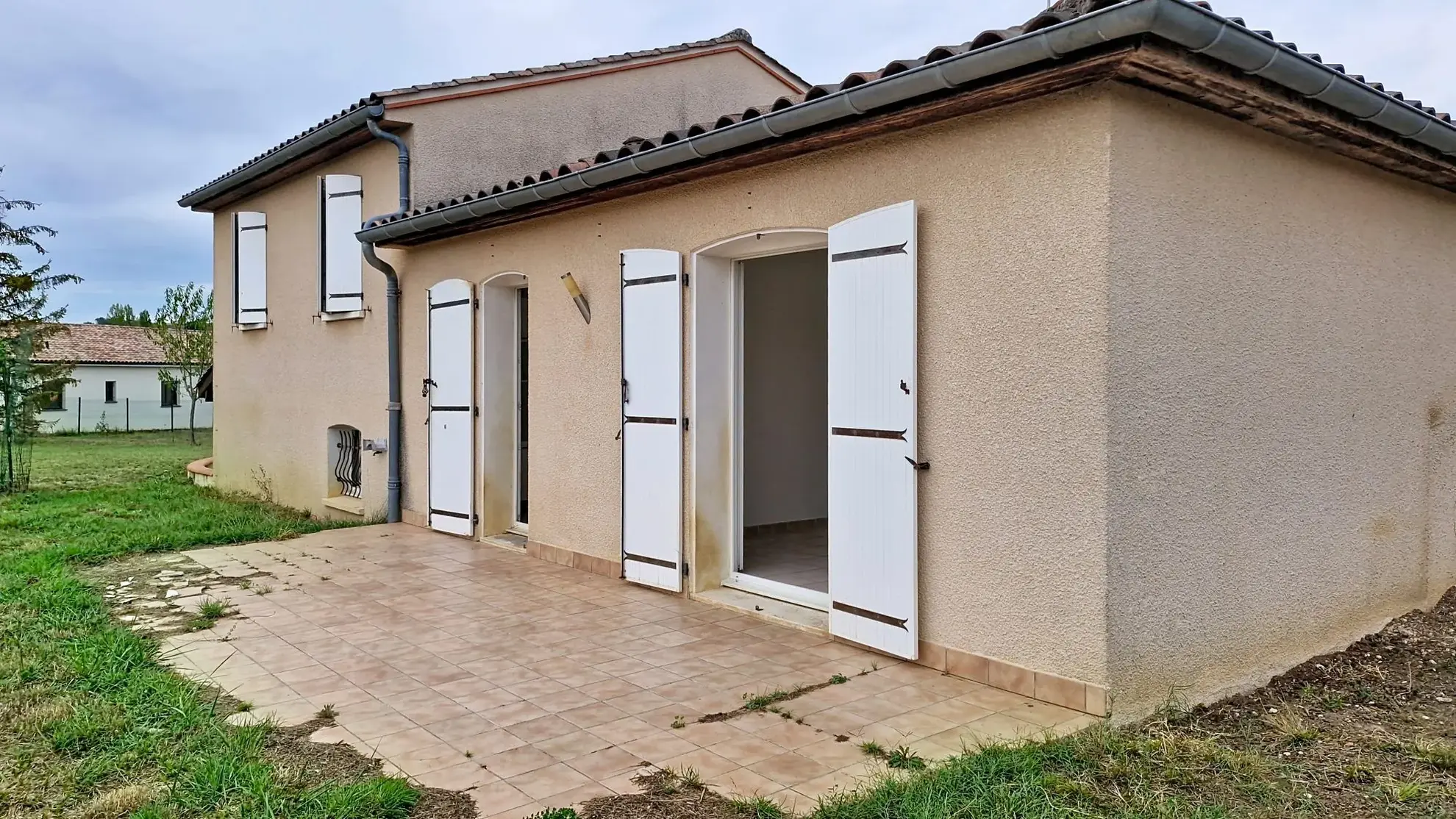Maison de Type 5 avec jardin à Puygouzon - Confort et luminosité 