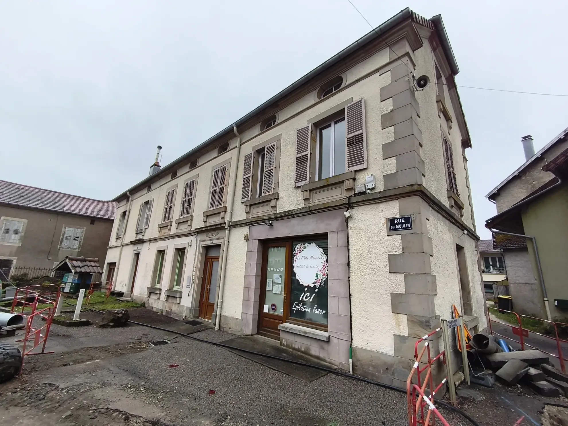 Immeuble de rapport à Mélisey avec fort potentiel locatif et rénovation à prévoir