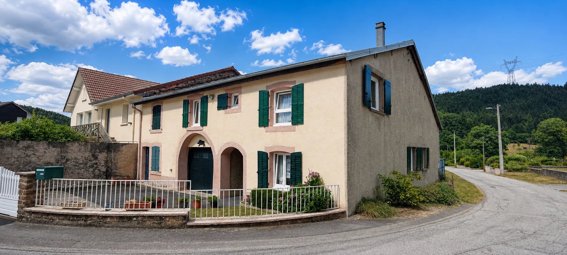 Ferme rénovée avec gîte, terrain constructible et garage à Biffontaine - Opportunité rare