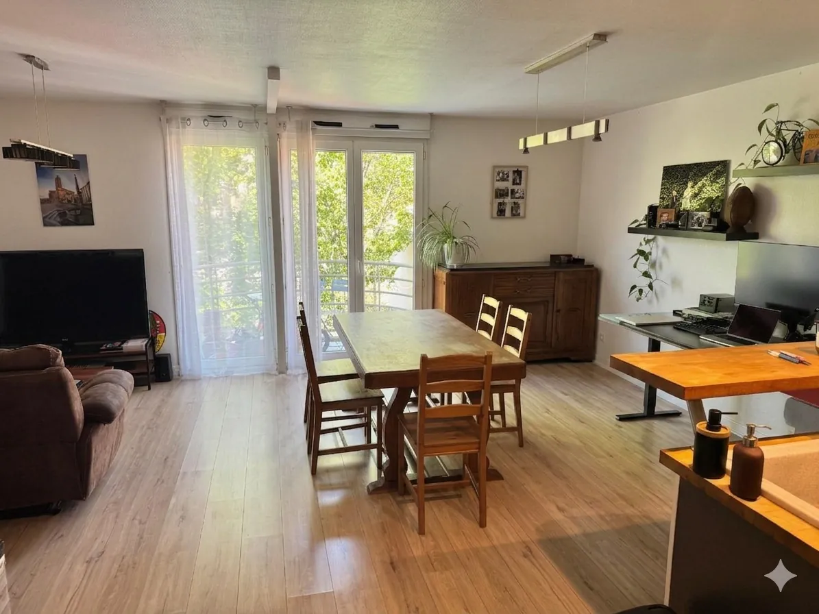 Appartement T3 traversant avec balcon et parking à Toulouse Ormeau