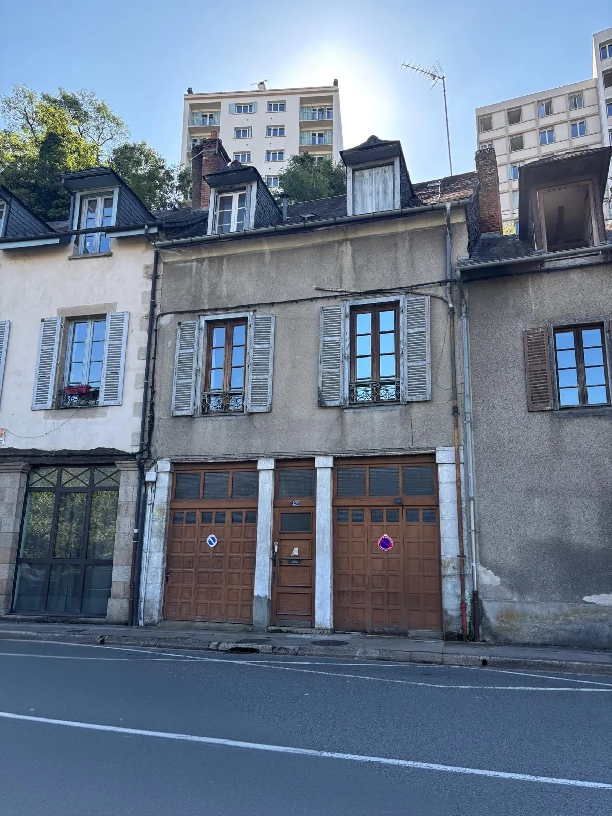 Maison à rénover de 104 m² au centre de Tulle avec terrasse
