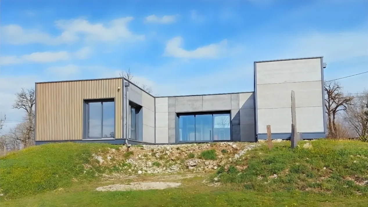 Maison contemporaine écologique de plain-pied de 107 m² près de Martel