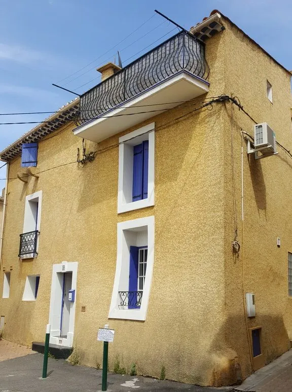 Maison de village avec terrasse, garage, proche de Béziers